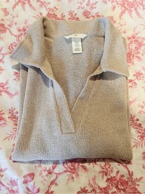 H&M Women's Taupe V-Neck Polo Knit Sweater